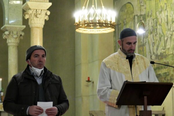 Imam_Mahmut_Yavuz_mit_Übersetzer (3)